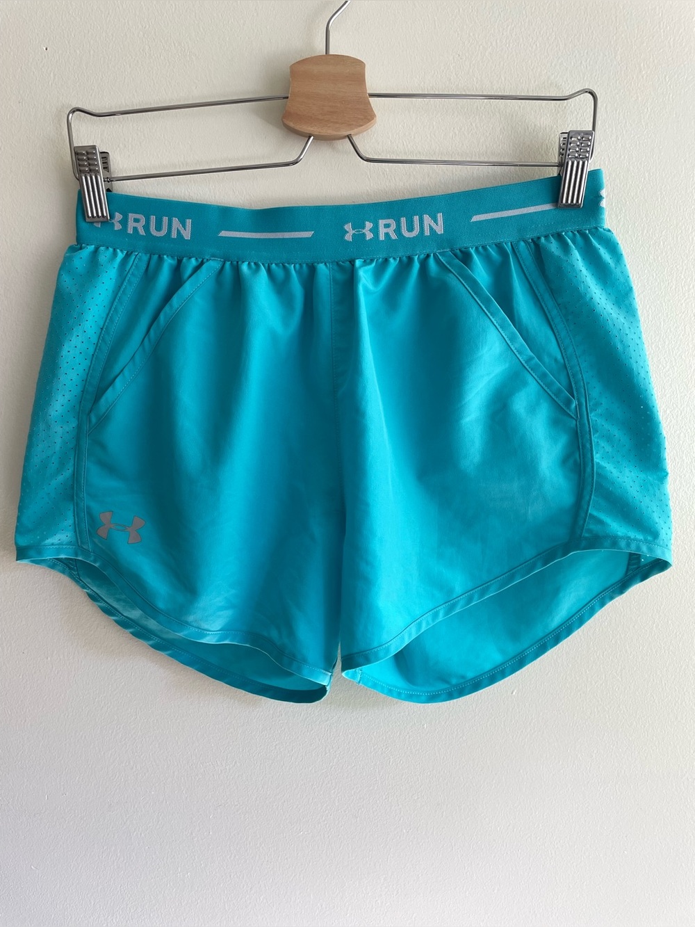 Under Armour Run HeatGear Running Shorts Built-In Brief Pockets Size S